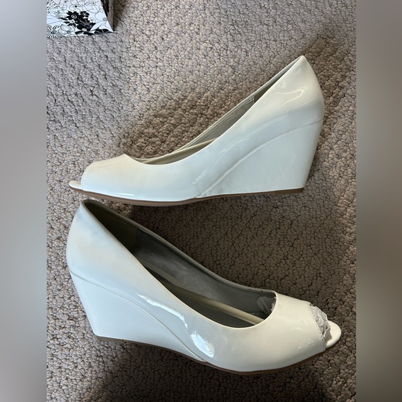 White patent wedge pumps by Chinese Laundry - Picture 6 of 8